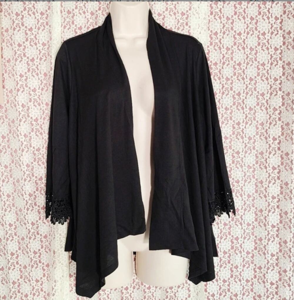 NWOT California happenings black open front cardigan with lace sleeve detail med